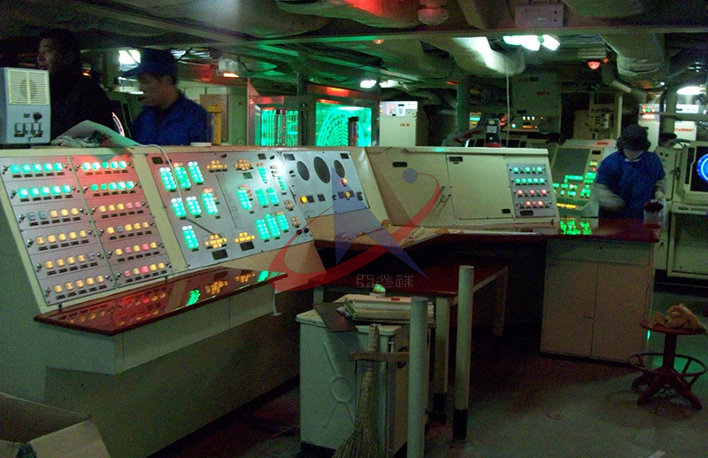 航空母艦情報艙復原