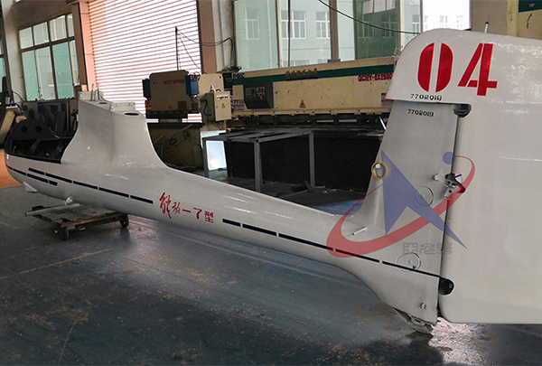 解放7滑翔機(jī)修理